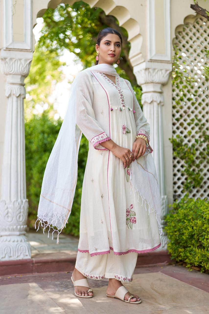 Gulnaar Grace Kurta Set 🌷