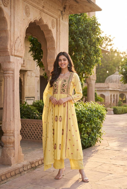 Sunehri Noor Suit Set