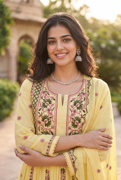 Sunehri Noor Suit Set