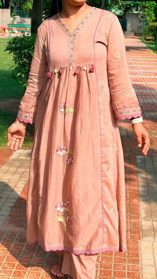 Gulnaar Grace Kurta Set 🌷